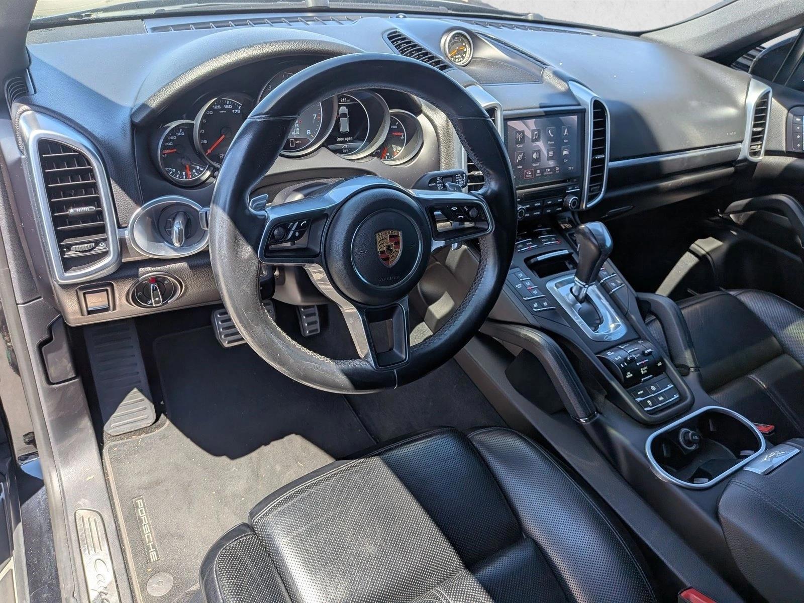 Thumbnail: 2017 Porsche Cayenne - 3