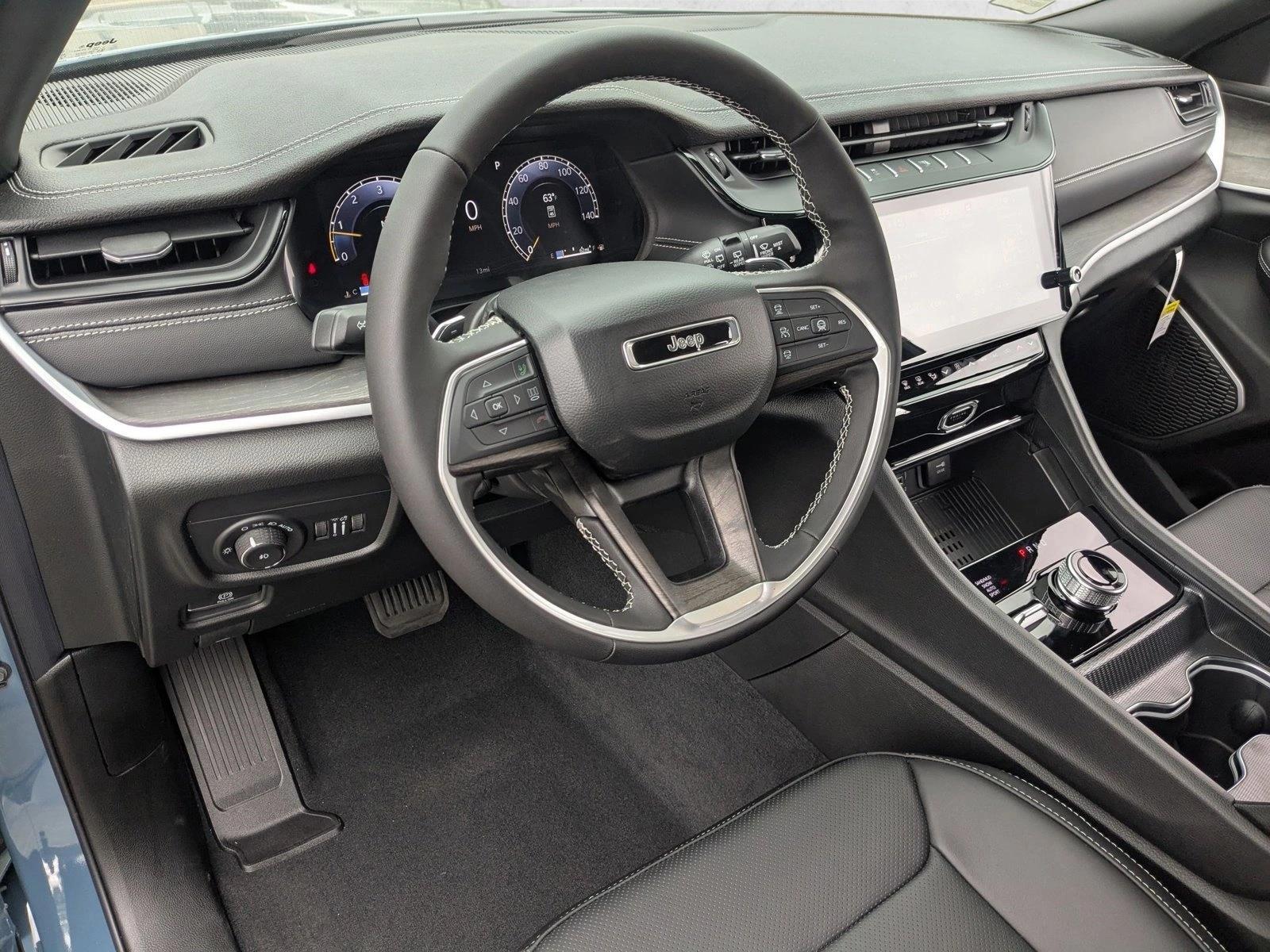Thumbnail: 2026 Jeep Grand Cherokee - 3