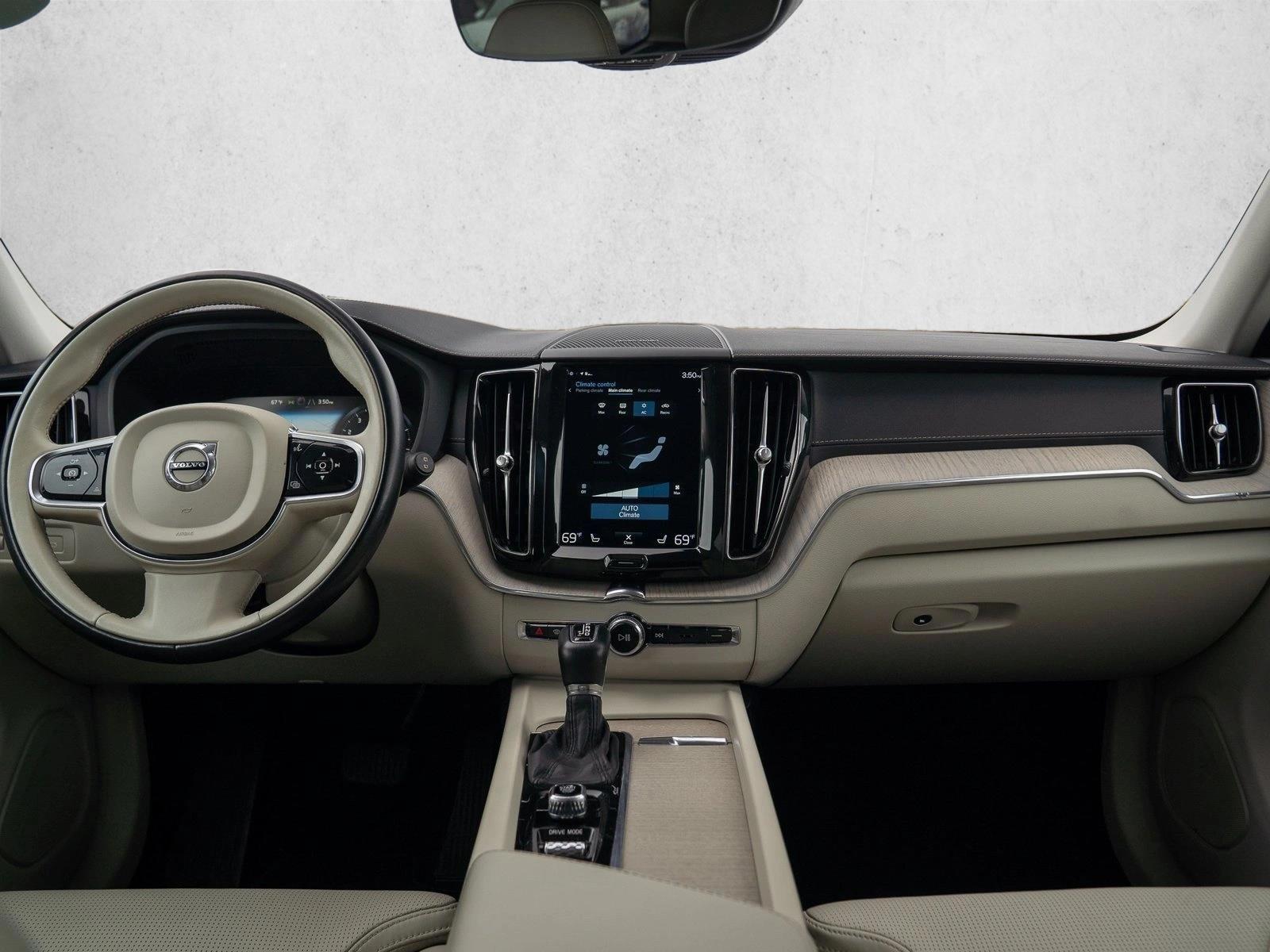 Thumbnail: 2021 Volvo XC60 - 3