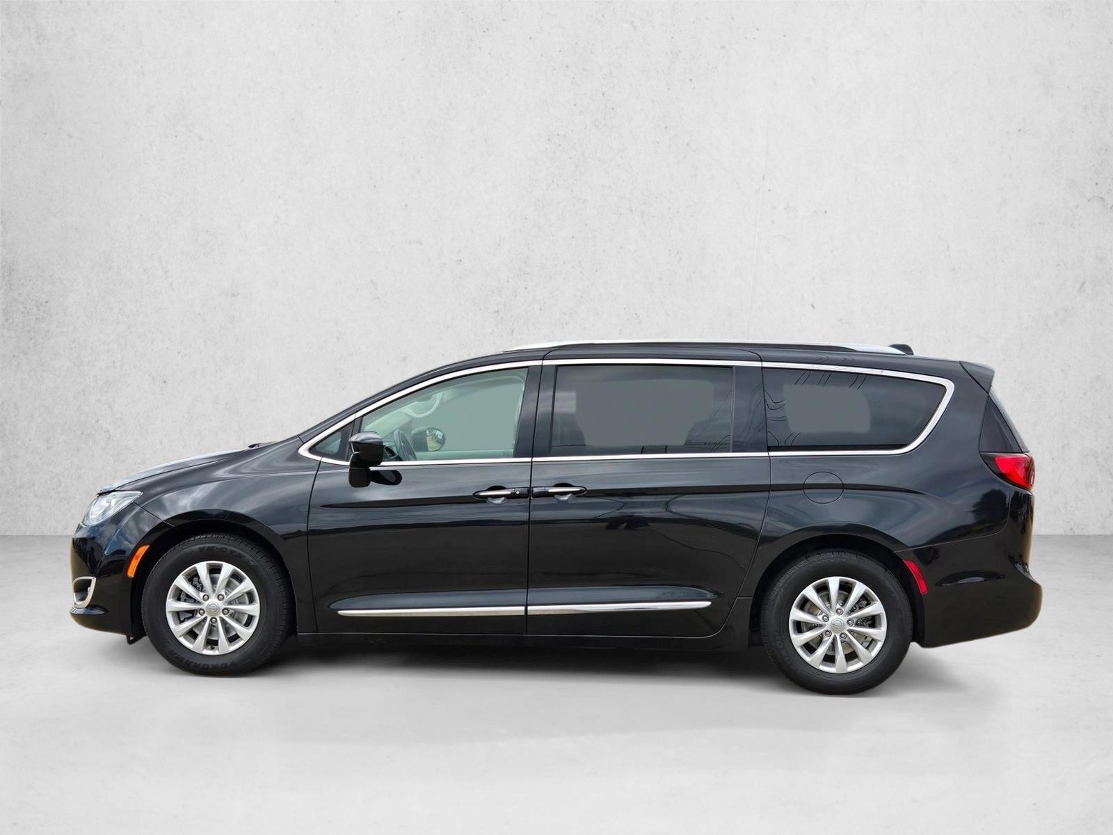 Thumbnail: 2019 Chrysler Pacifica - 2