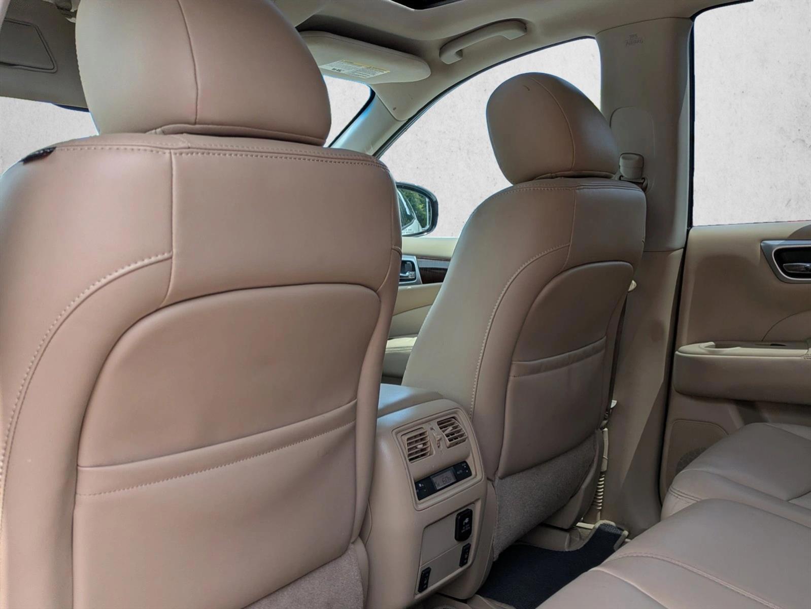 Thumbnail: 2015 Nissan Pathfinder - 5