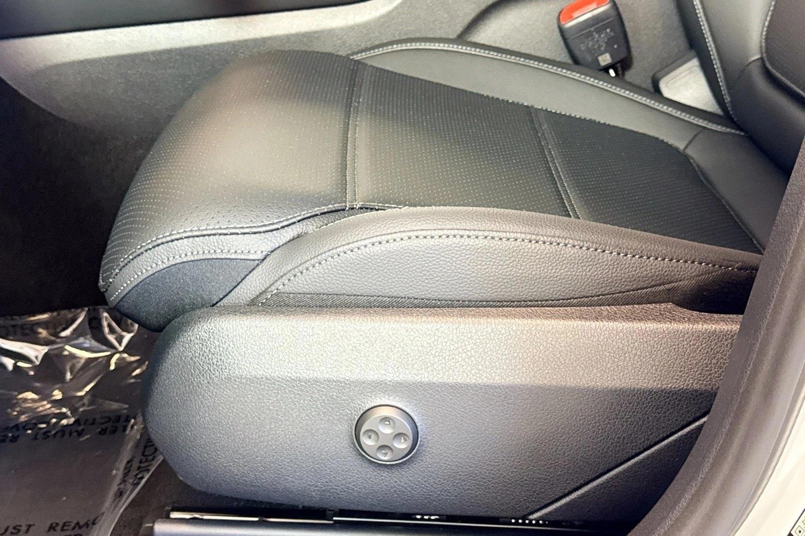 Thumbnail: 2026 Mercedes-Benz GLC - 4