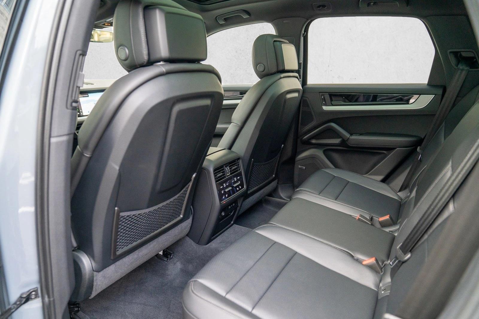 2026 Porsche Cayenne Base - Photo 22