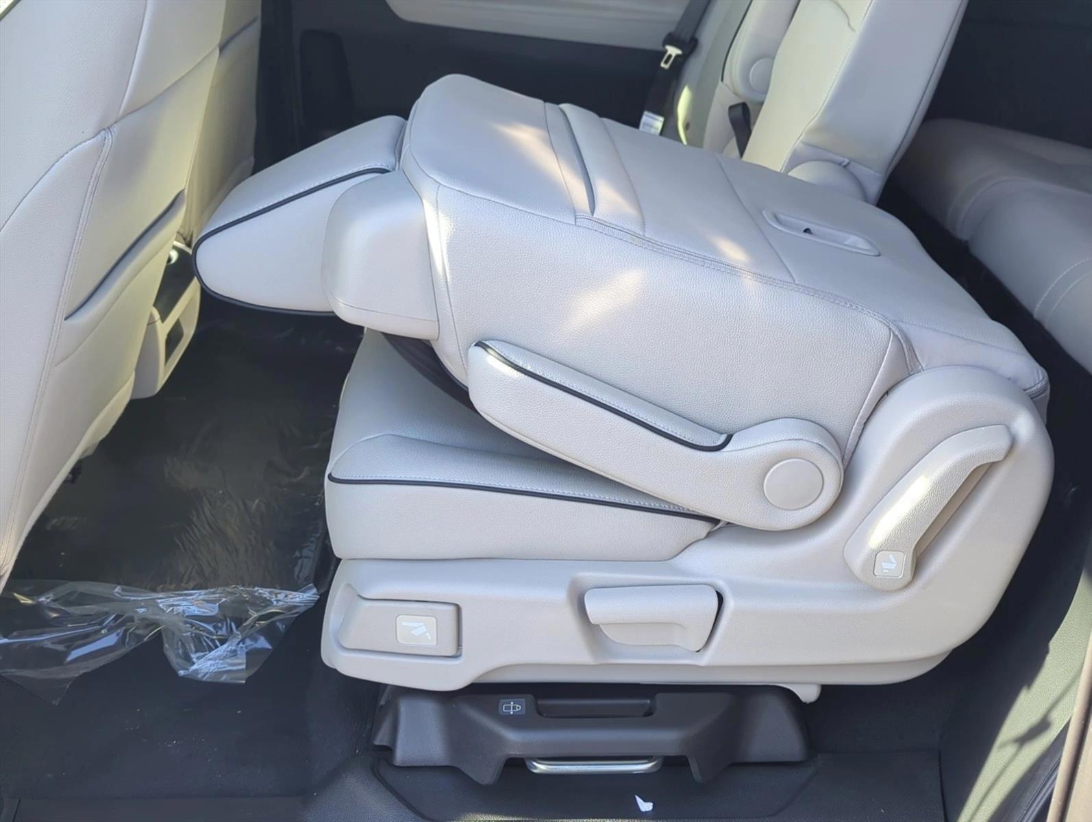 Thumbnail: 2026 Honda Odyssey - 4