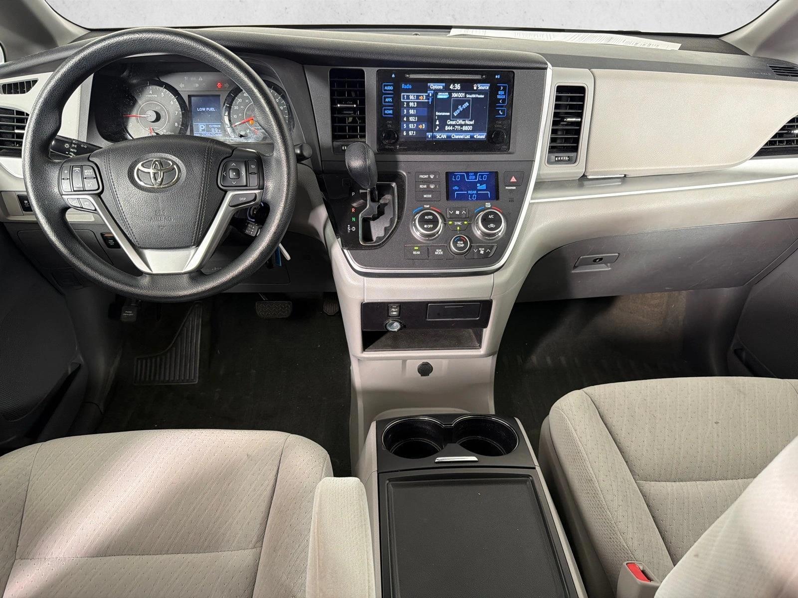 Thumbnail: 2015 Toyota Sienna - 3