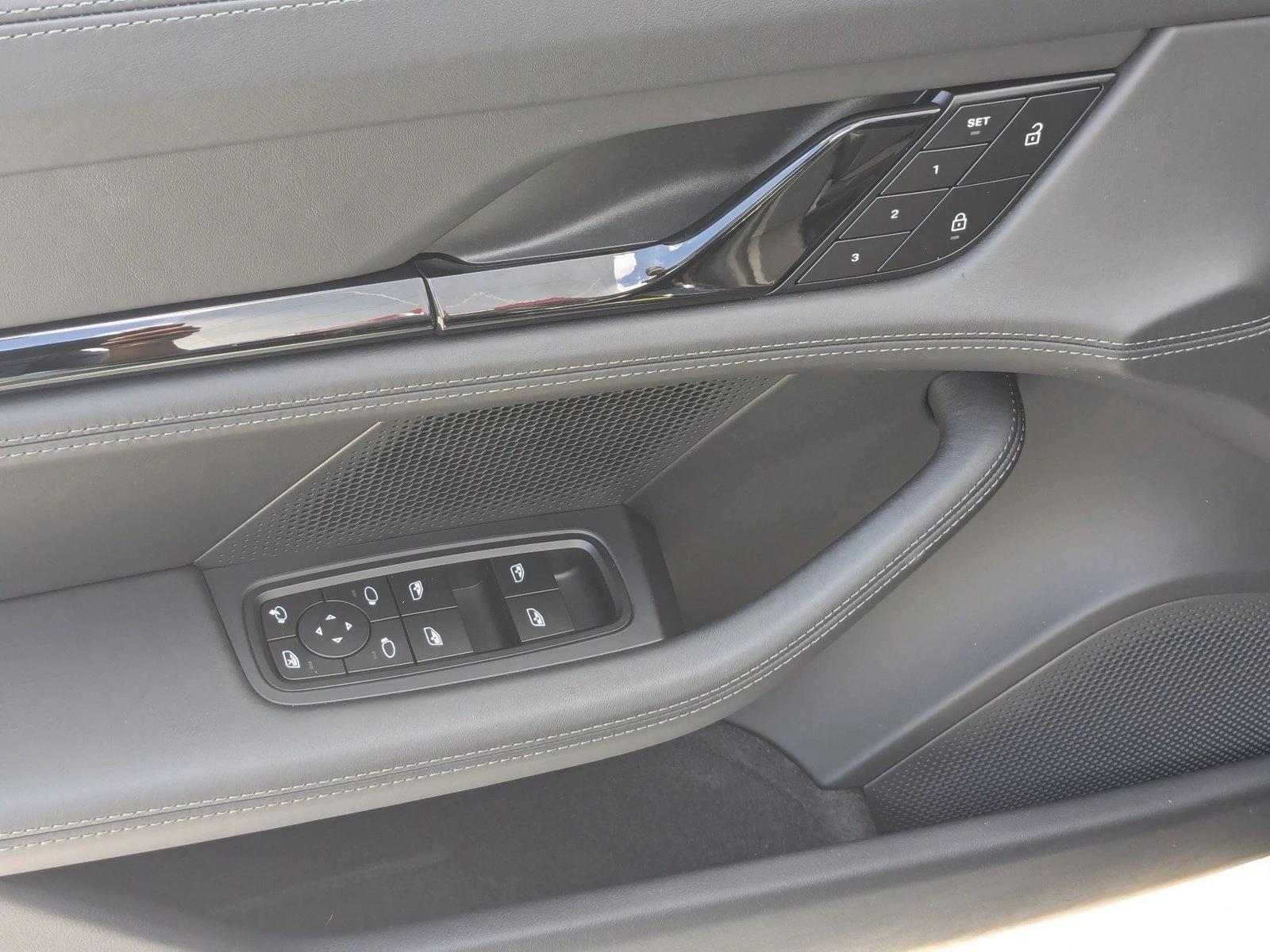 2024 Porsche Taycan S - Photo 13
