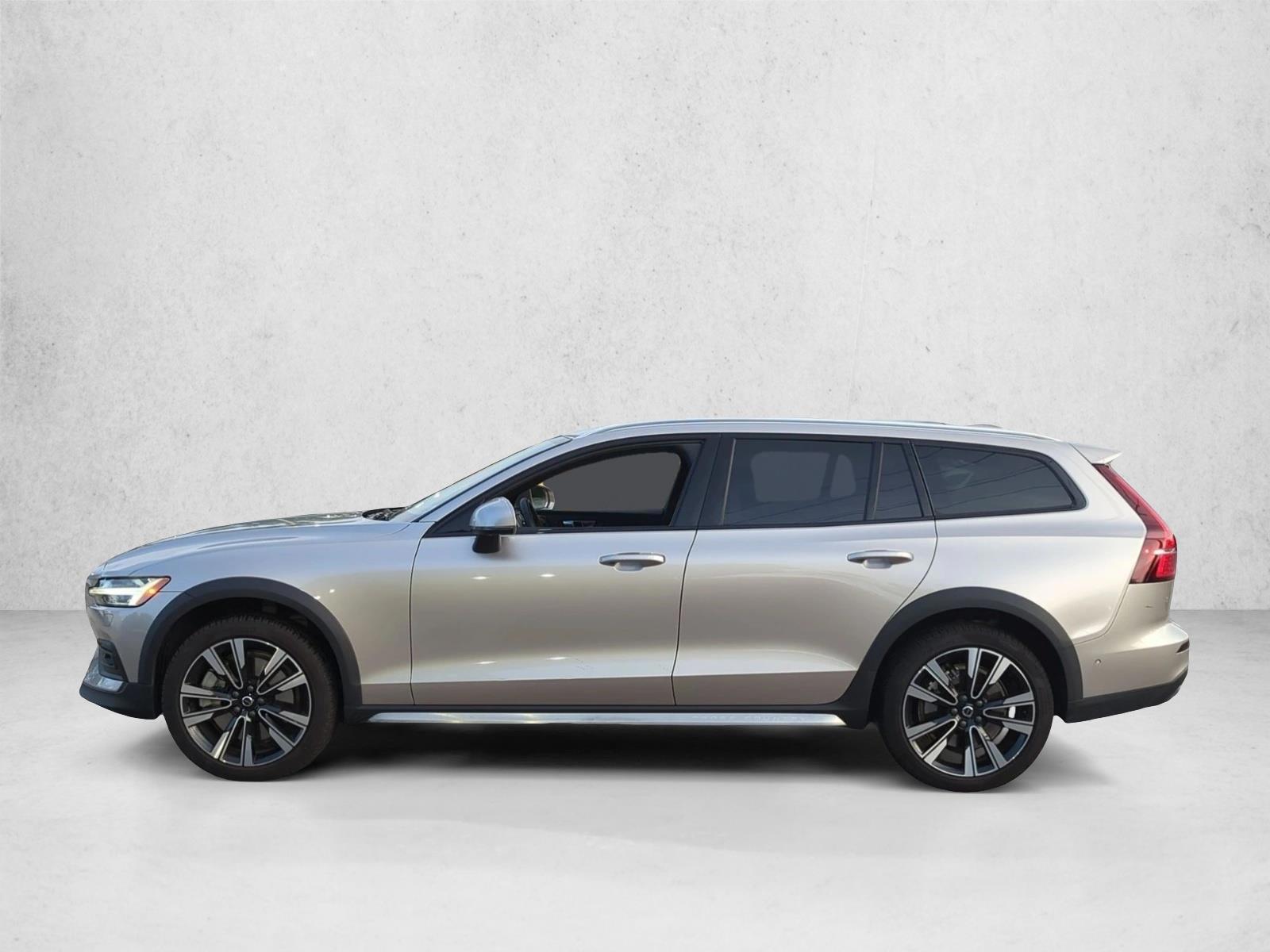 Thumbnail: 2024 Volvo V60 - 2