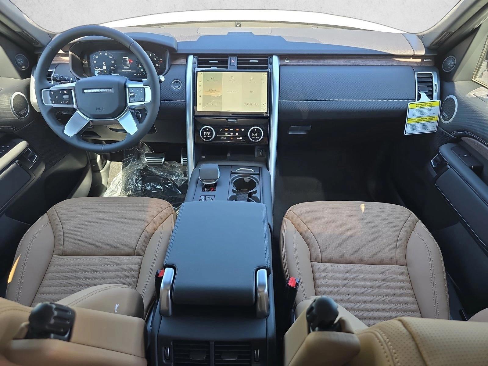 Thumbnail: 2026 Land Rover Discovery - 3