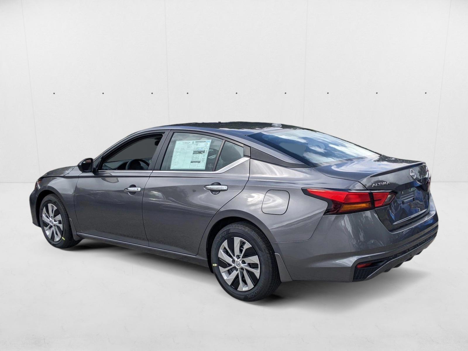 2025 Nissan Altima S - Photo 8