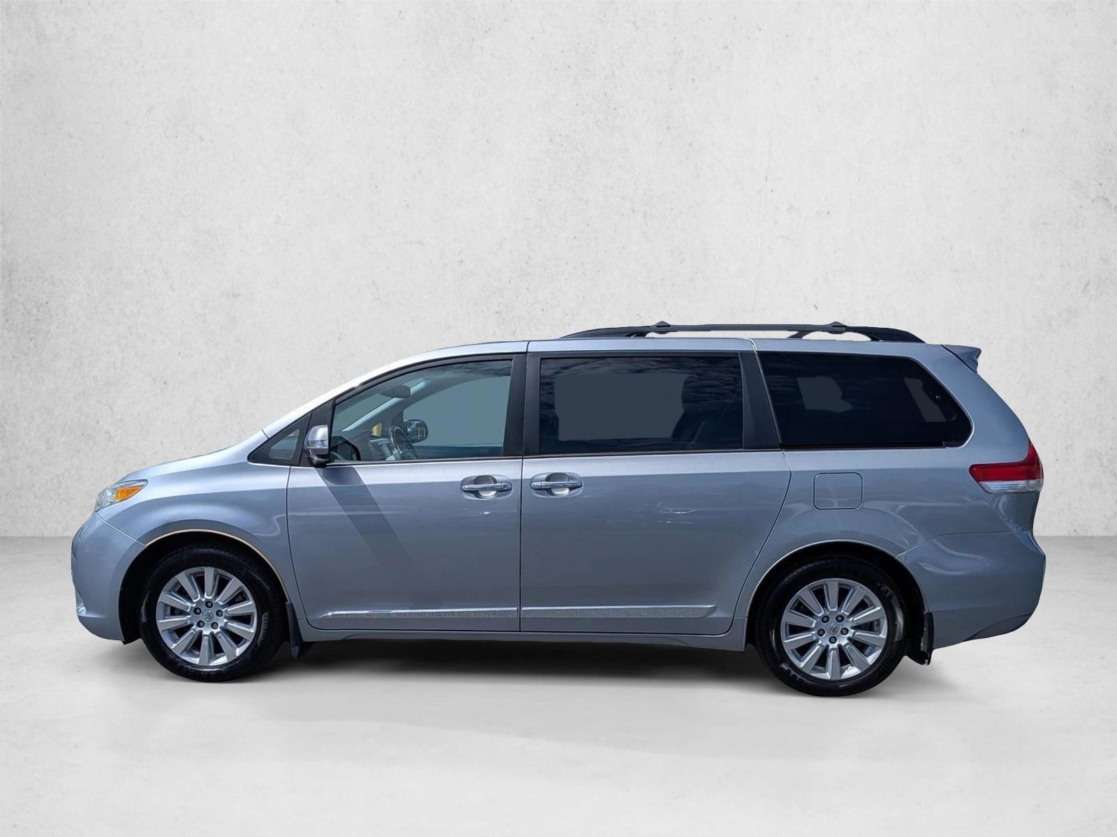 Thumbnail: 2013 Toyota Sienna - 2