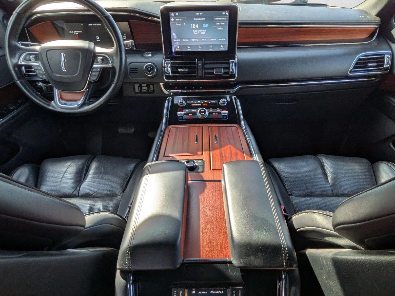 Thumbnail: 2018 Lincoln Navigator - 4