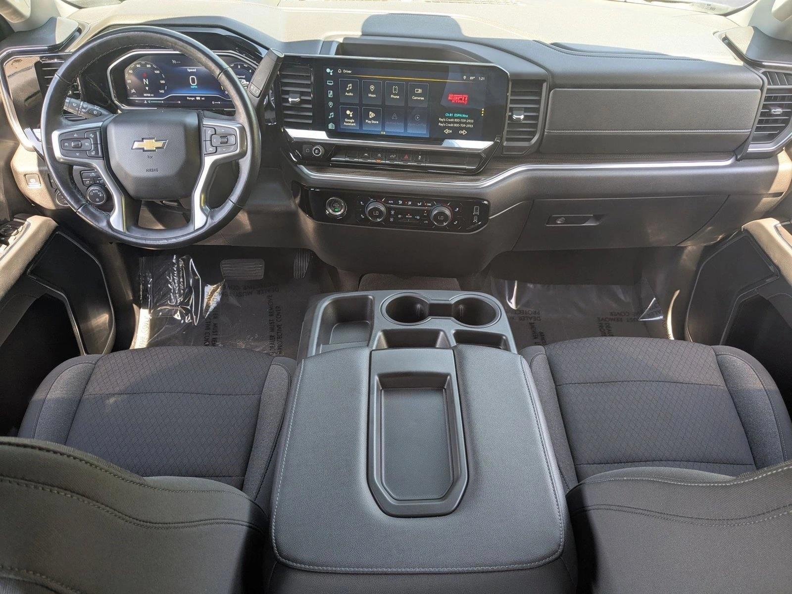 Thumbnail: 2022 Chevrolet Silverado 1500 - 3