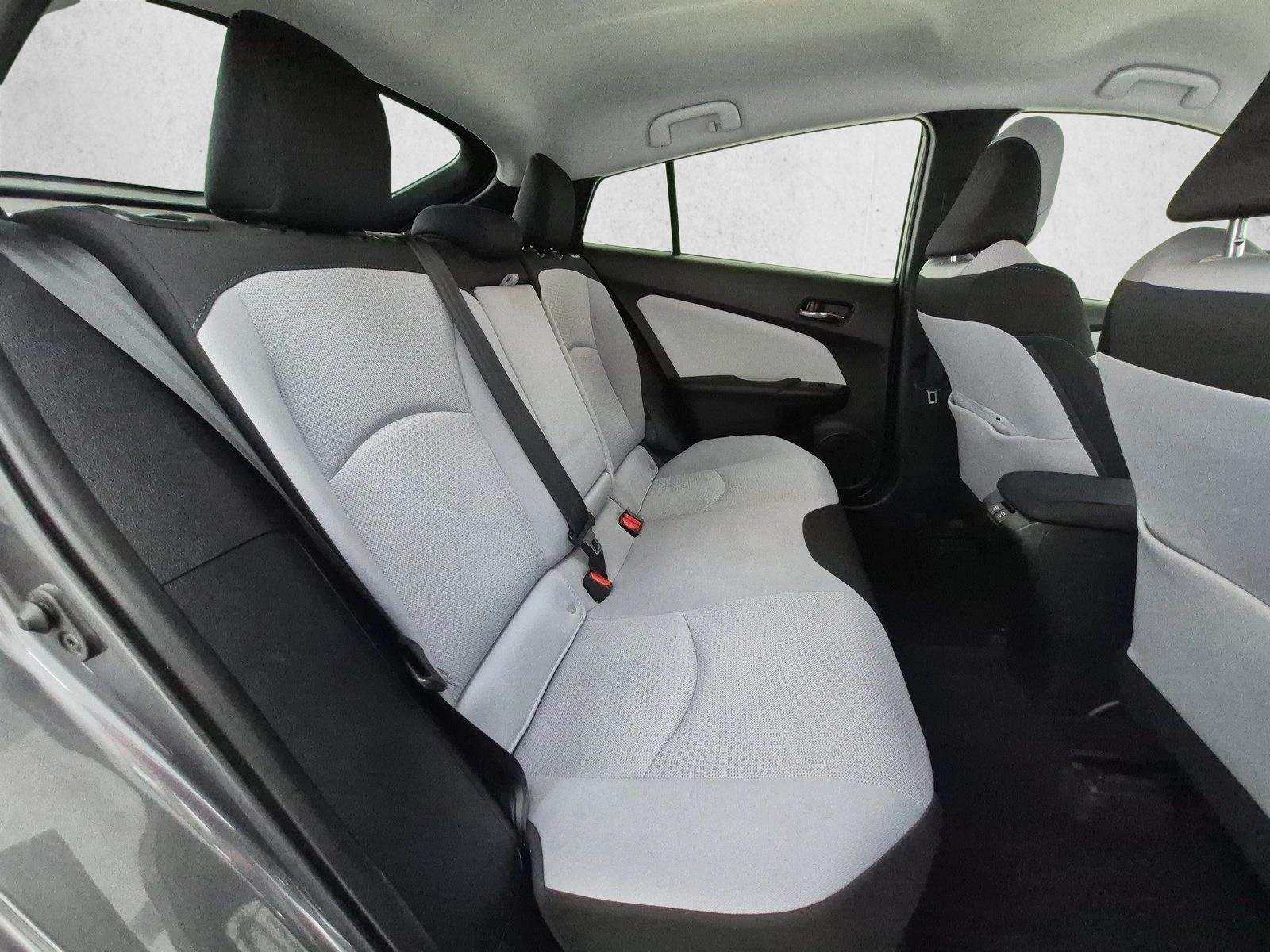 2022 Toyota Prius LE - Photo 22
