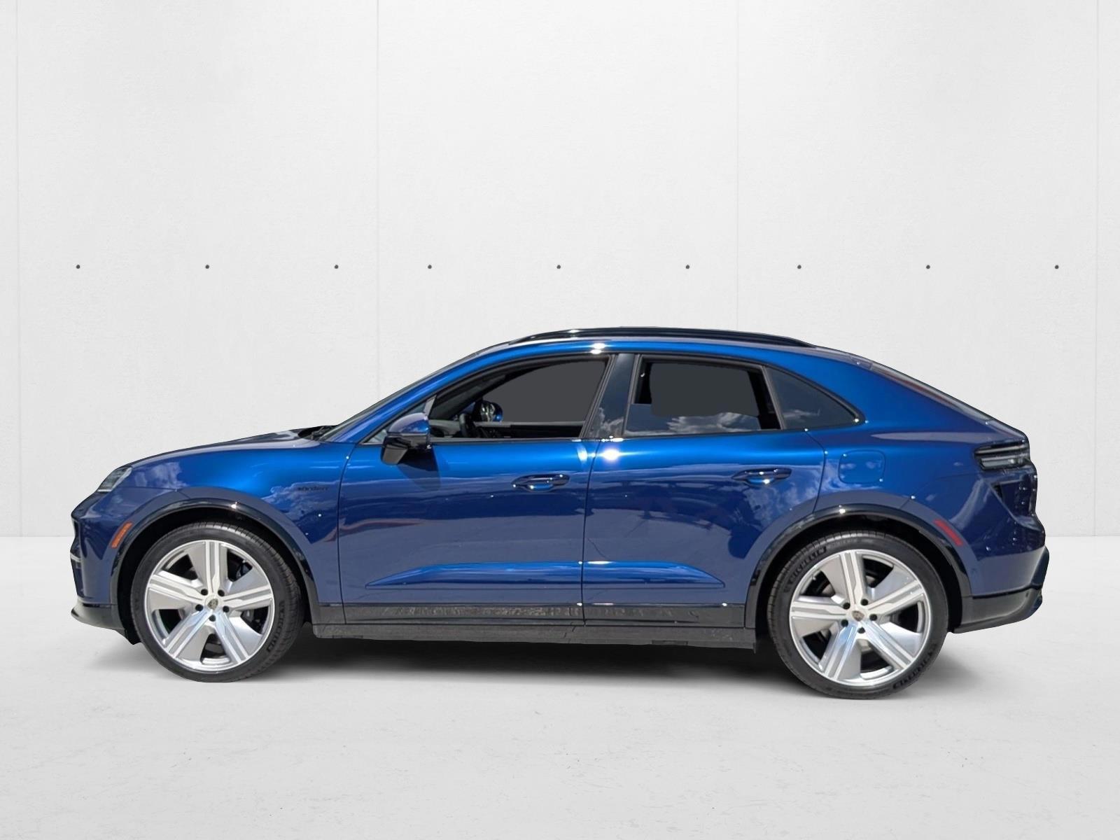 2025 Porsche Macan Turbo Electric - Photo 2