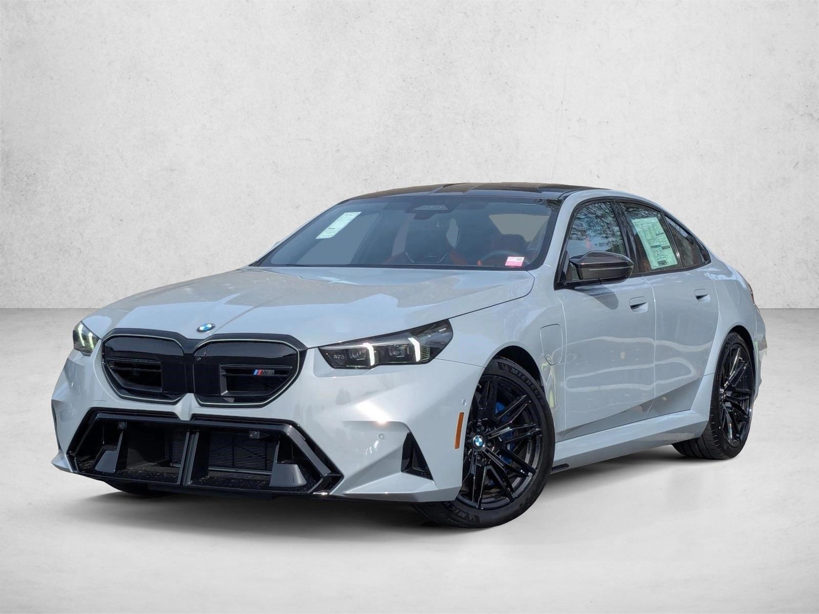 Thumbnail: 2026 BMW M5 - 1