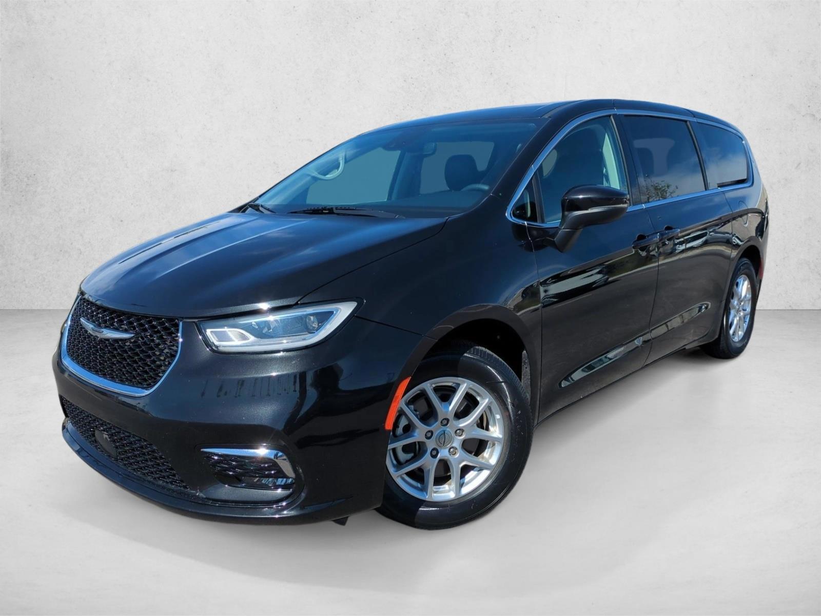 Thumbnail: 2023 Chrysler Pacifica - 1