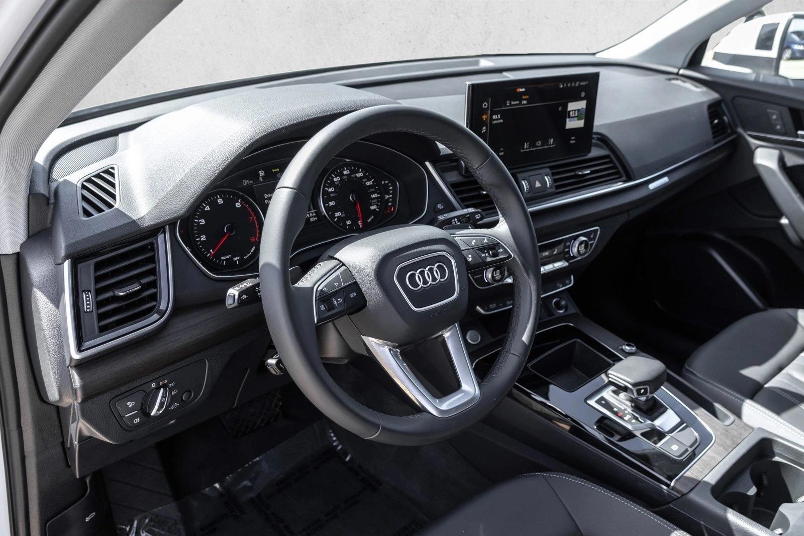 Thumbnail: 2023 Audi Q5 - 3