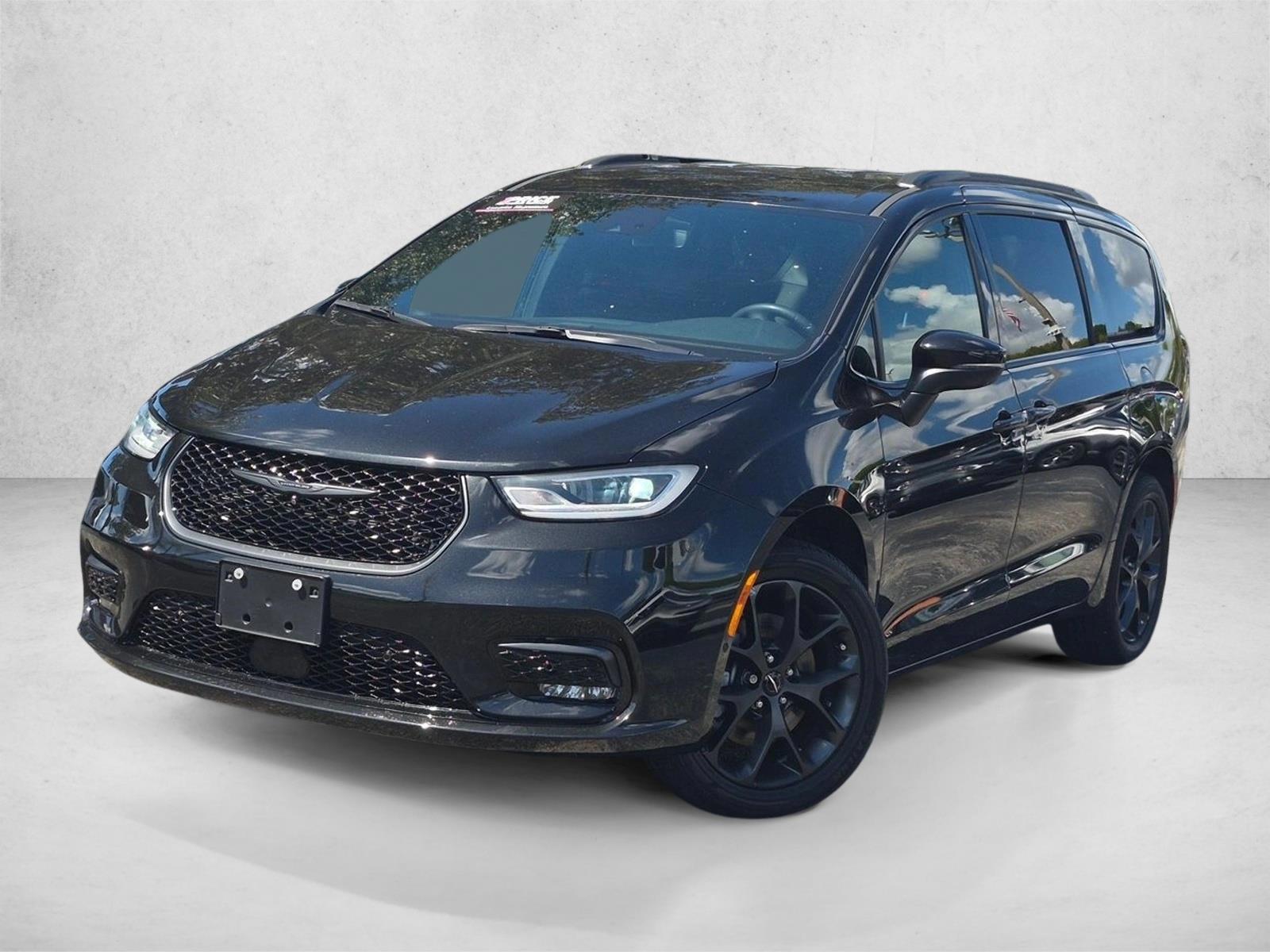Thumbnail: 2023 Chrysler Pacifica - 1