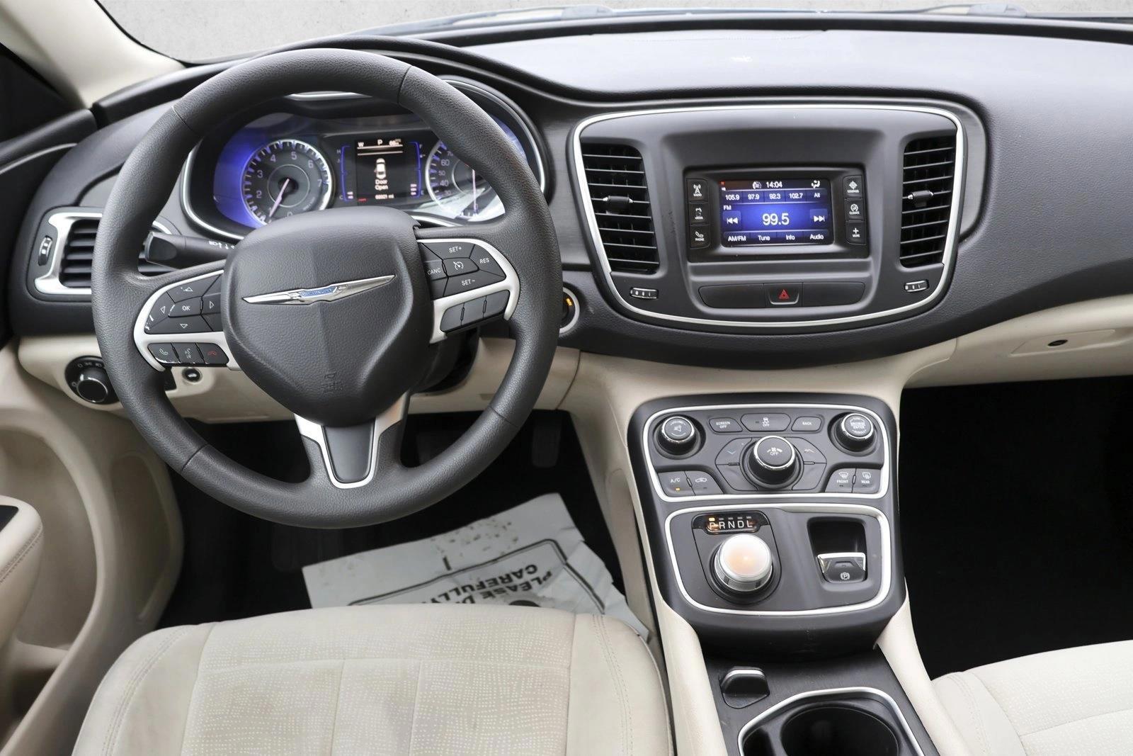 Thumbnail: 2015 Chrysler 200 - 3