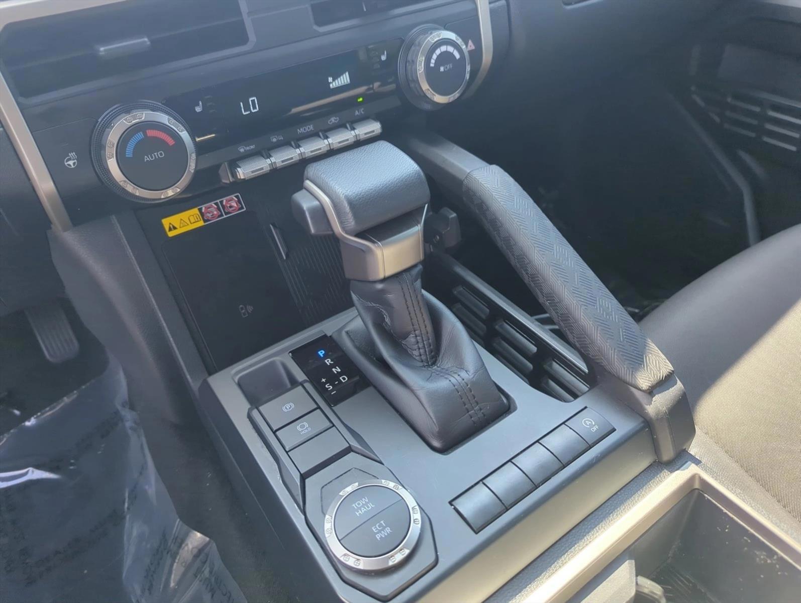 2024 Toyota Tacoma SR5 - Photo 15