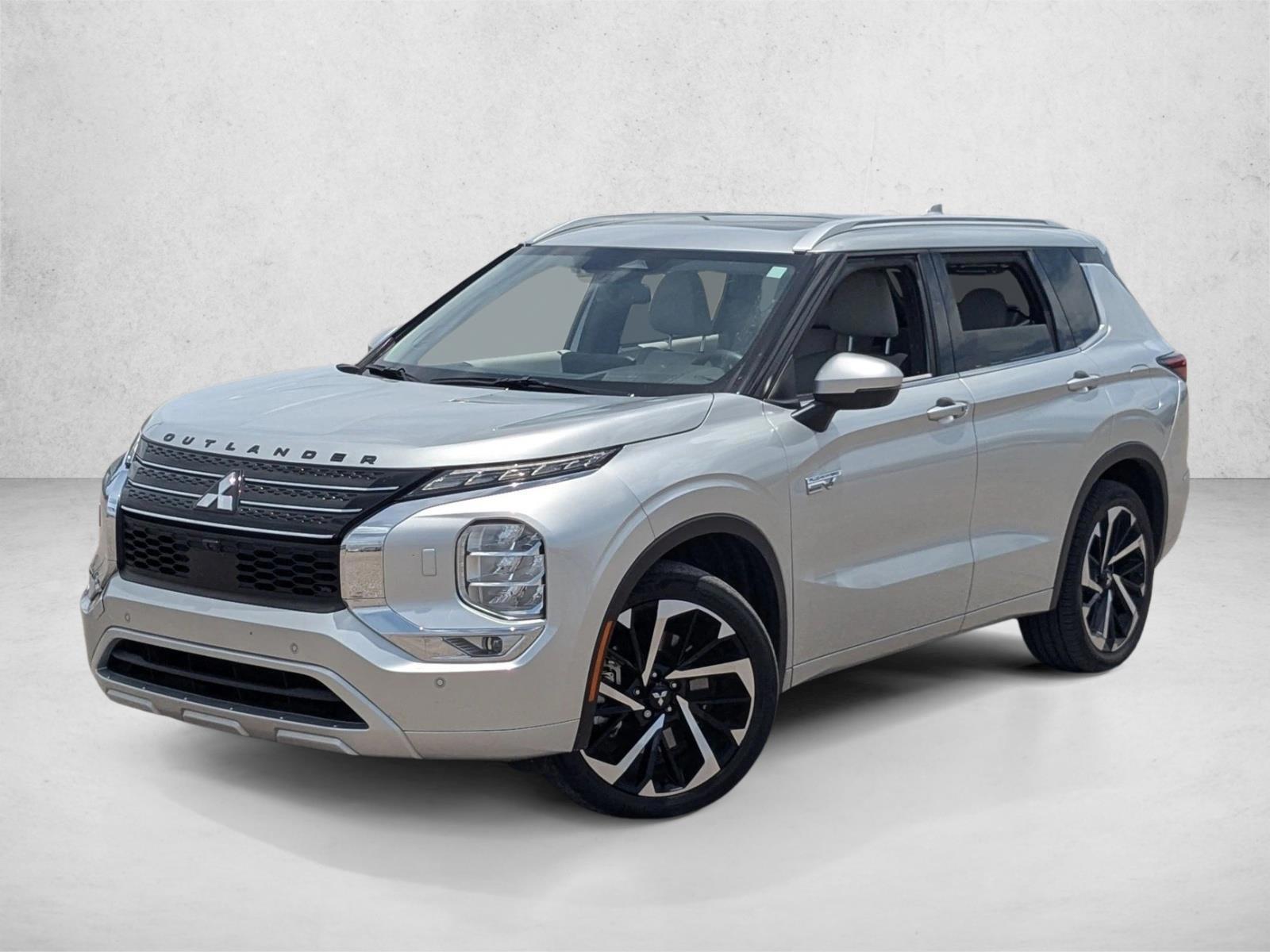 Thumbnail: 2023 Mitsubishi Outlander - 1