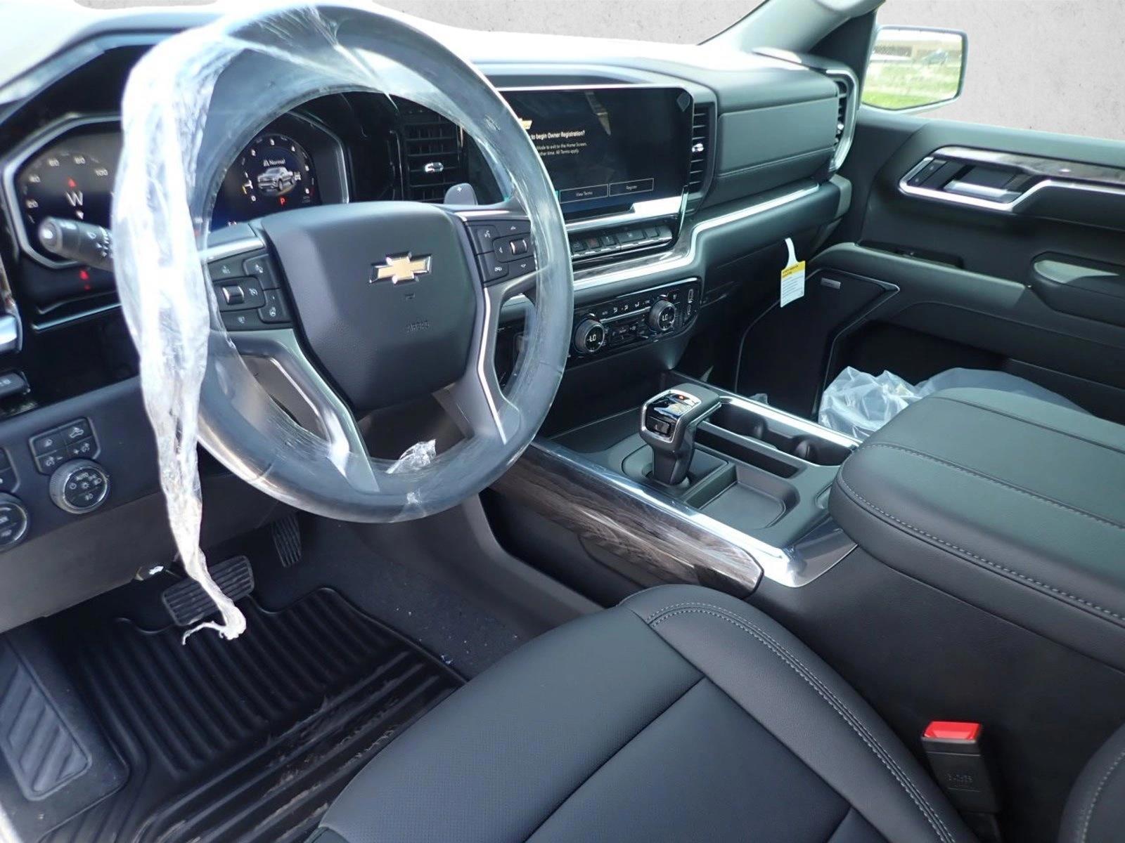 Thumbnail: 2026 Chevrolet Silverado 1500 - 3