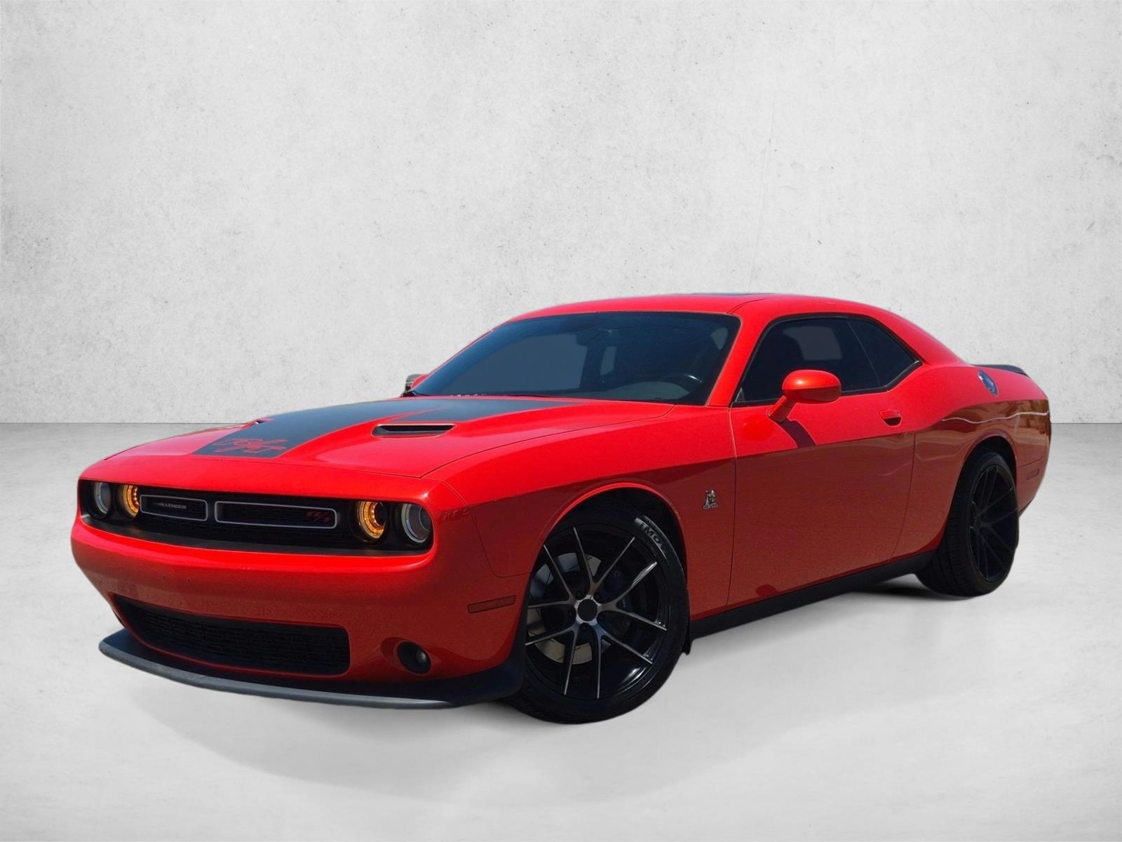 2016 Dodge Challenger Scat Pack's photo