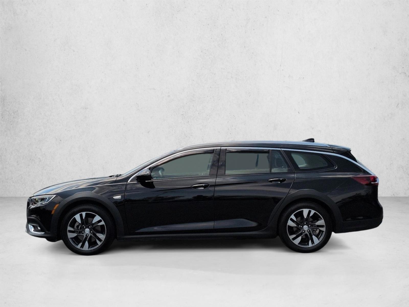 Thumbnail: 2018 Buick Regal - 2