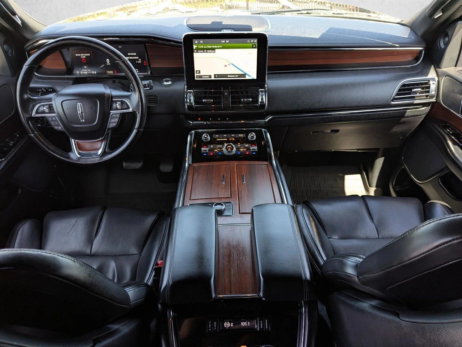 Thumbnail: 2021 Lincoln Navigator - 4