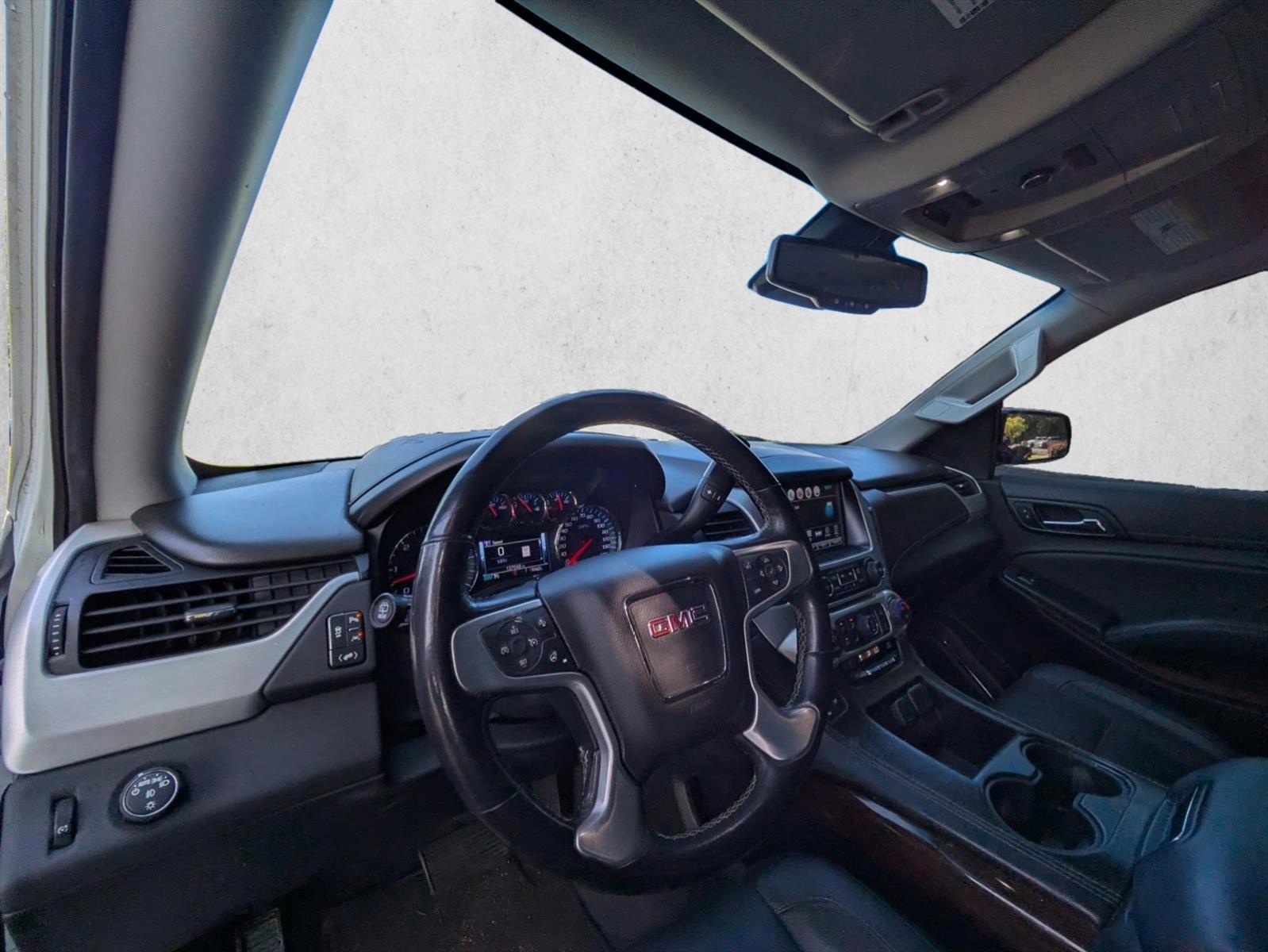 Thumbnail: 2020 GMC Yukon XL - 3