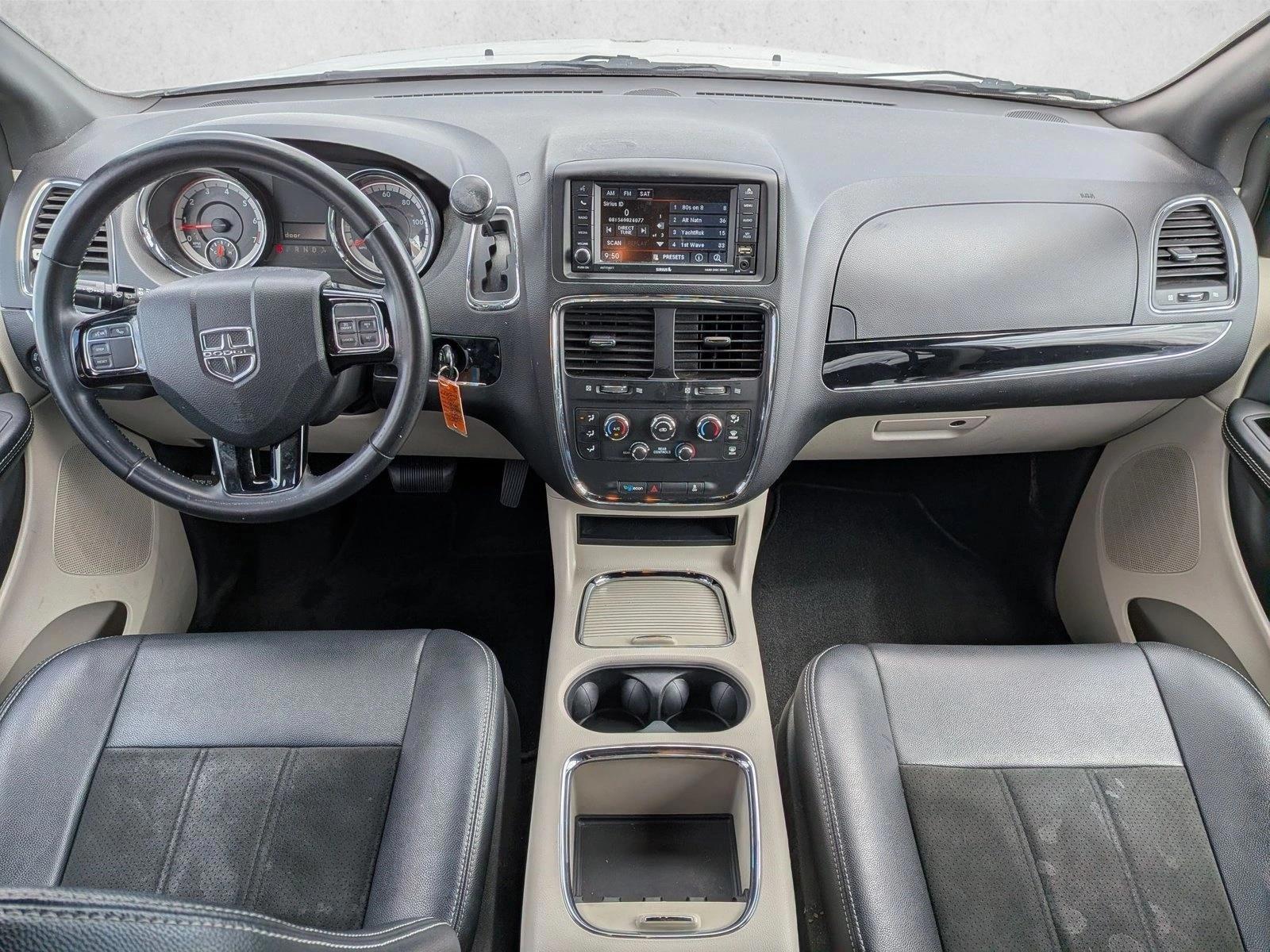 Thumbnail: 2019 Dodge Grand Caravan - 3