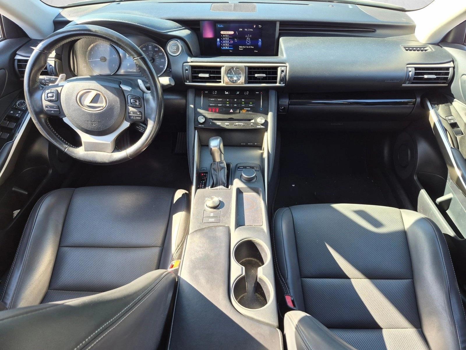 Thumbnail: 2018 Lexus IS - 4
