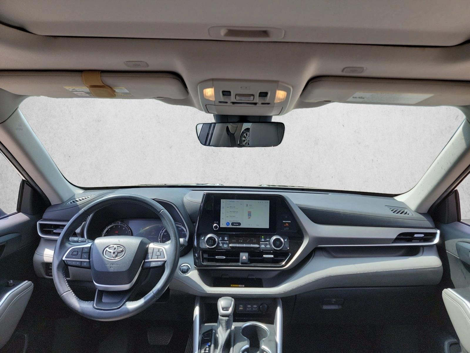 Thumbnail: 2023 Toyota Highlander - 3
