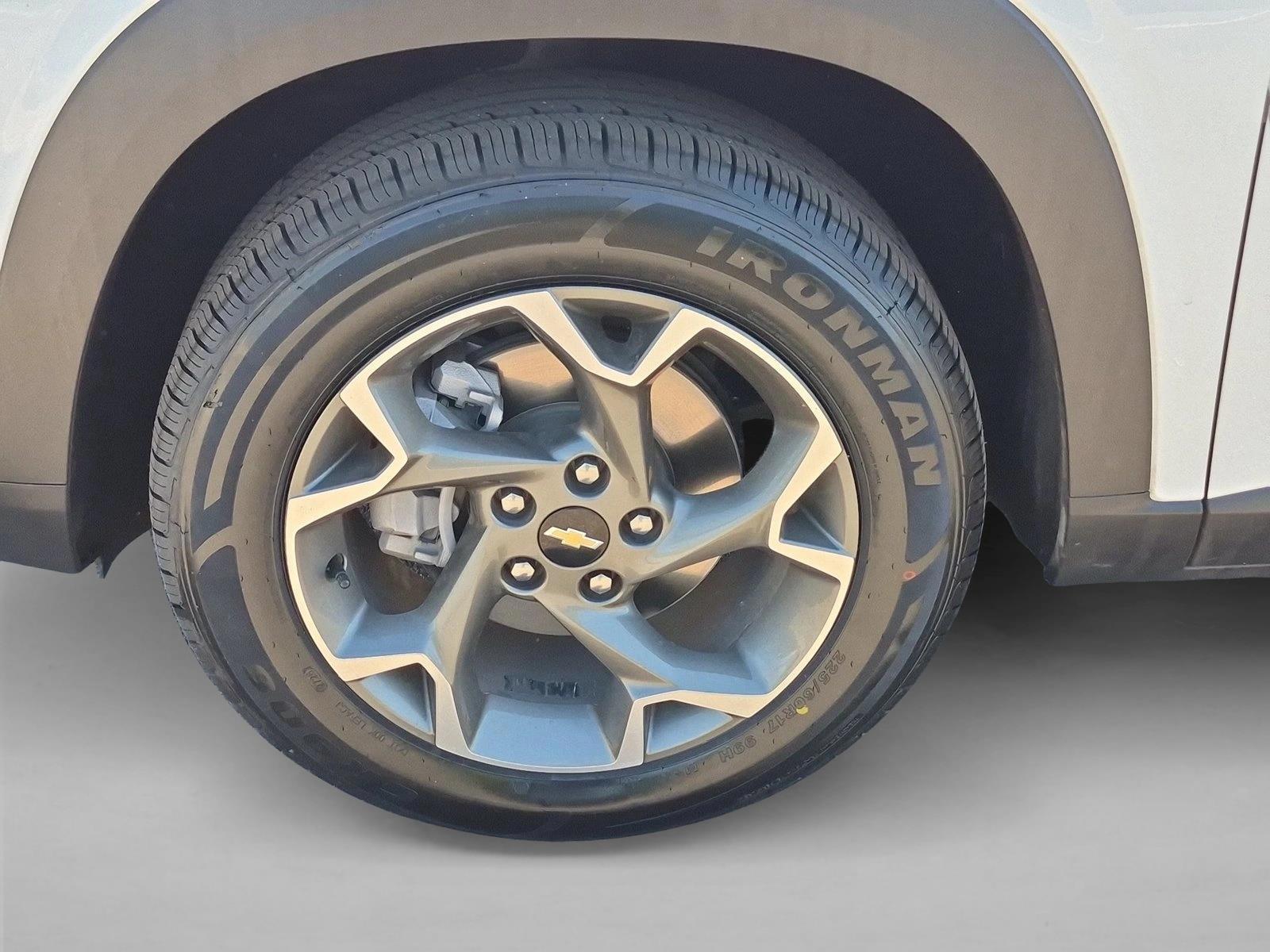 2025 Chevrolet Trax LT - Photo 29