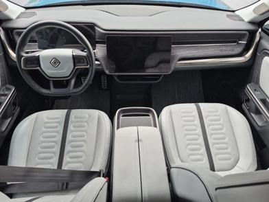 2024 Rivian R1S