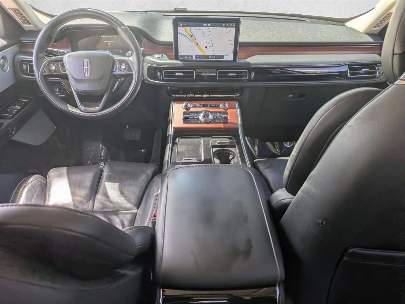 Thumbnail: 2022 Lincoln Aviator - 3