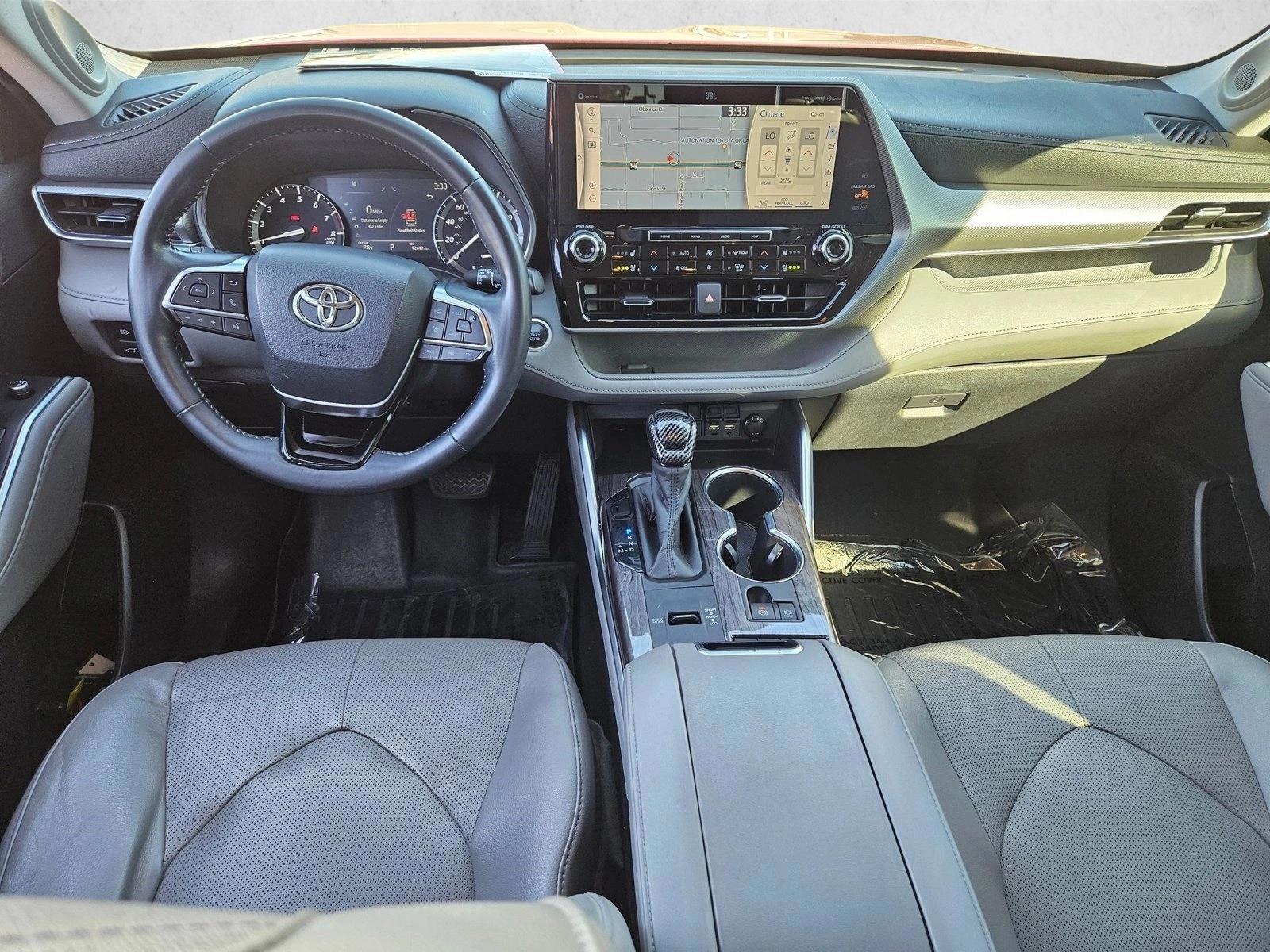 Thumbnail: 2020 Toyota Highlander - 3