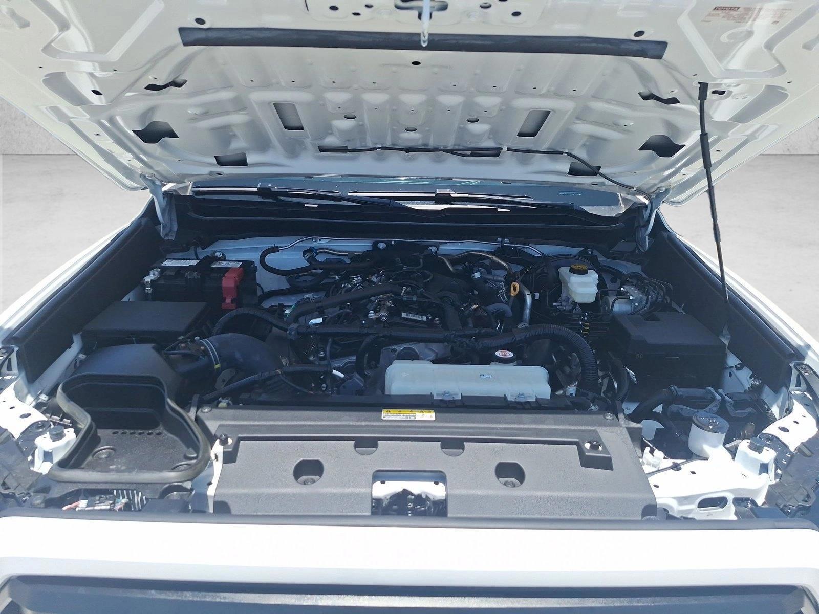 2025 Toyota Tacoma SR5 - Photo 19