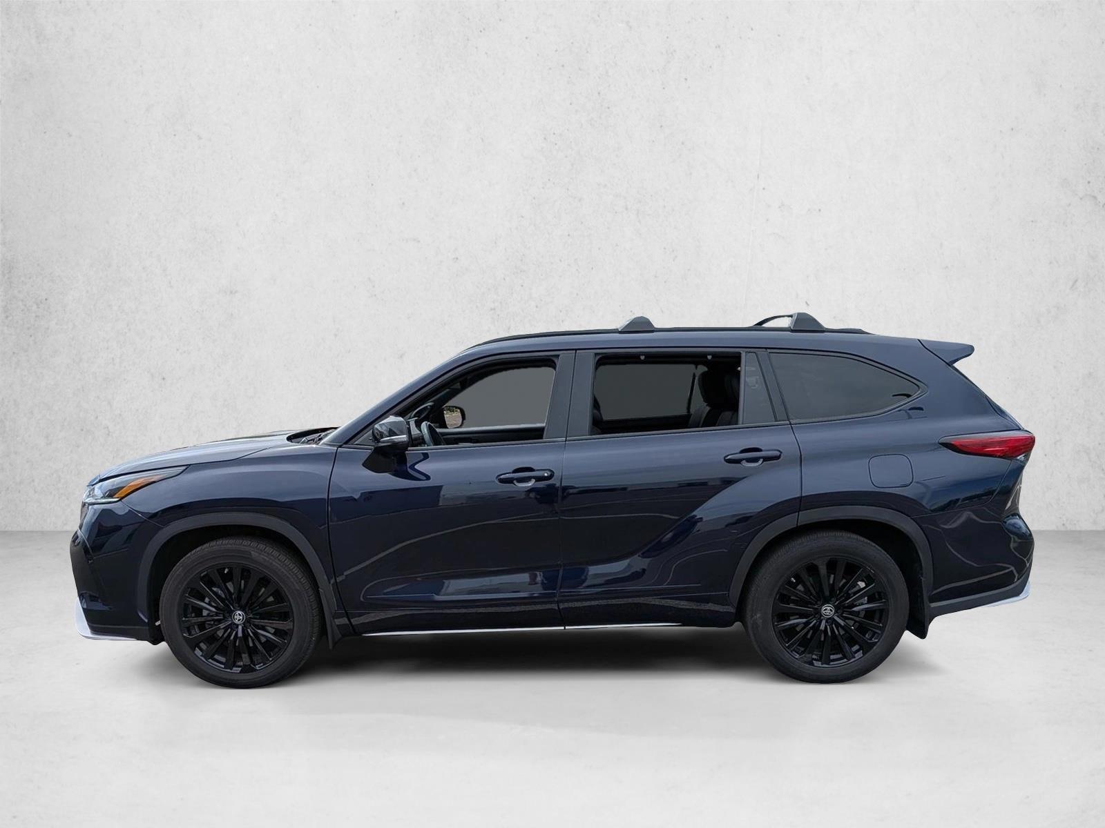 Thumbnail: 2023 Toyota Highlander - 2
