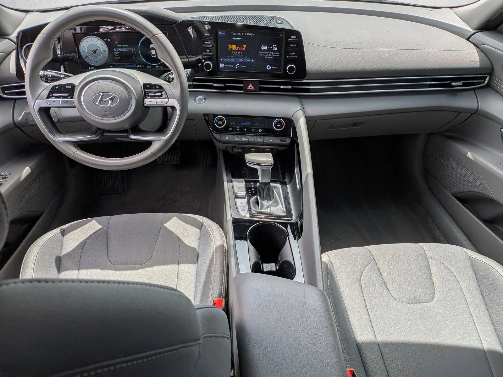 Thumbnail: 2022 Hyundai Elantra - 3