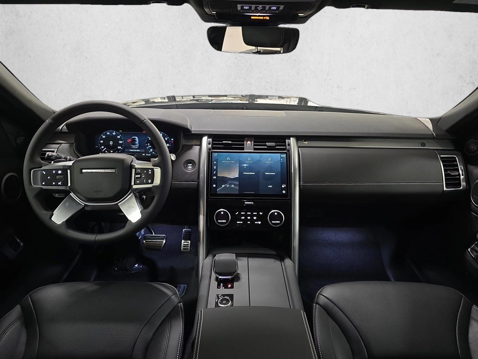 Thumbnail: 2026 Land Rover Discovery - 3