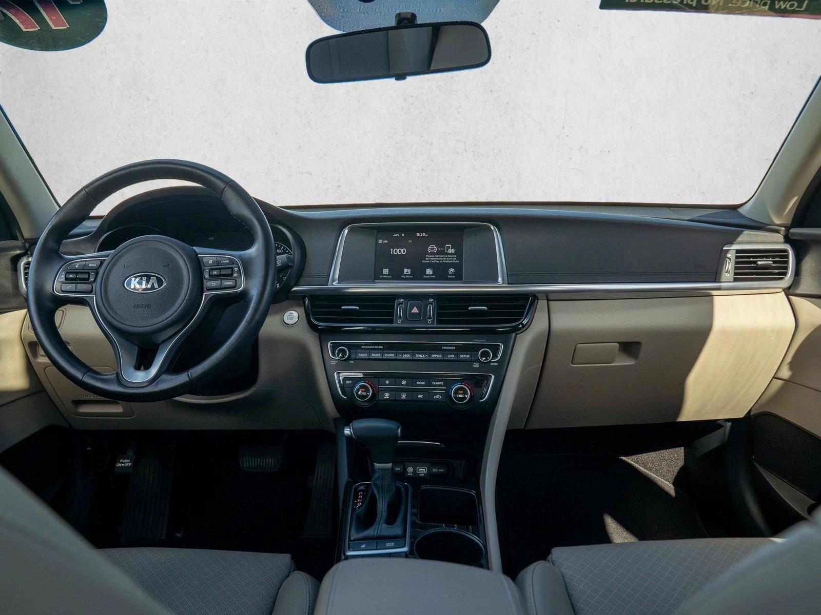 Thumbnail: 2017 Kia Optima - 3