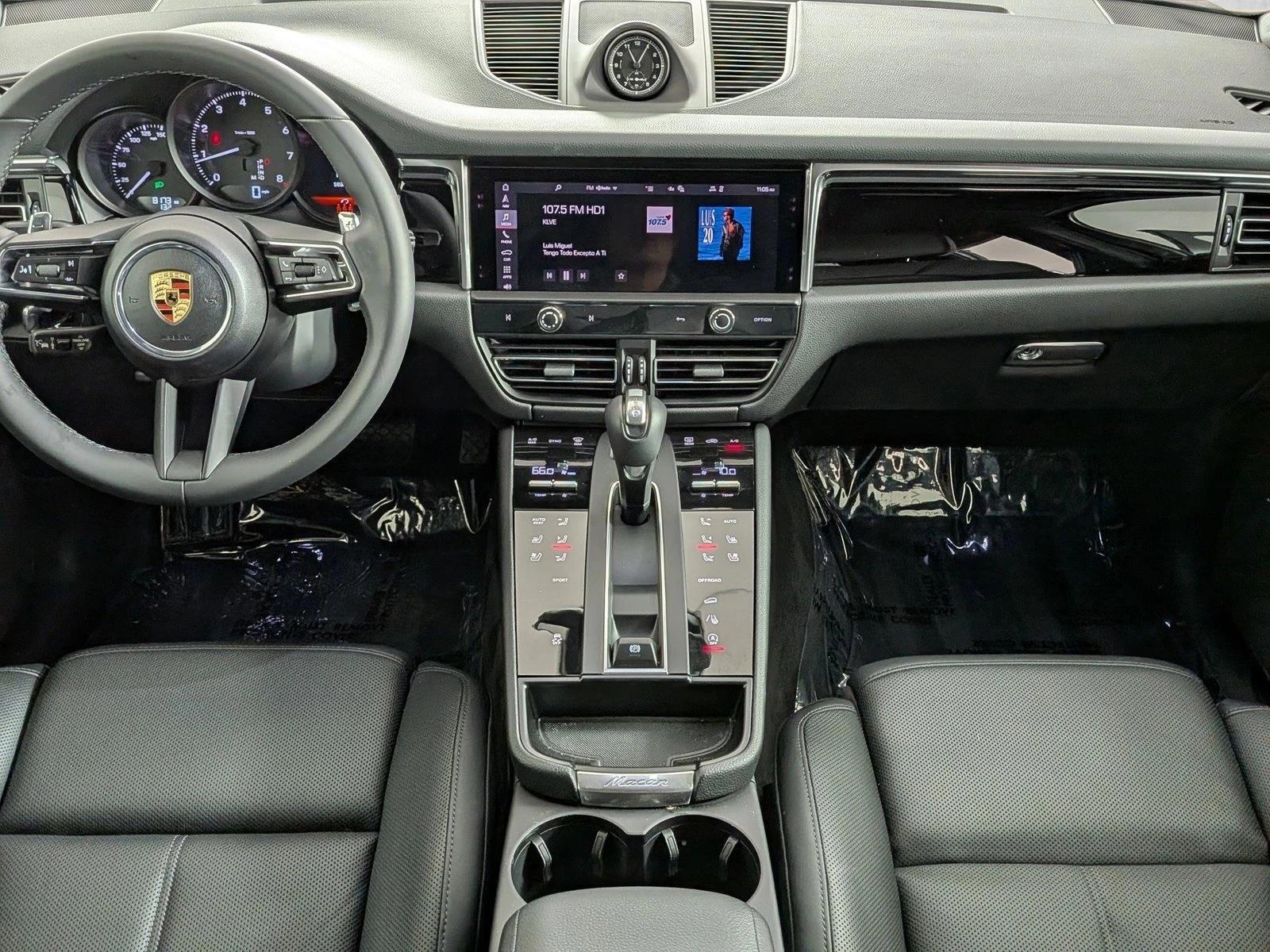 Thumbnail: 2025 Porsche Macan - 5
