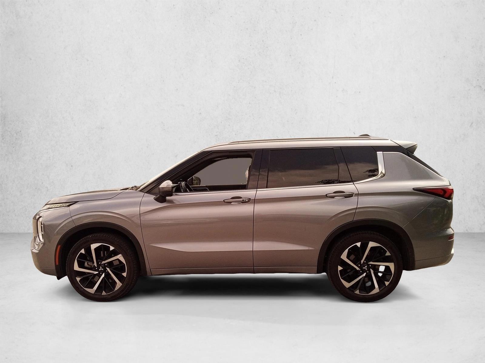 Thumbnail: 2022 Mitsubishi Outlander - 2