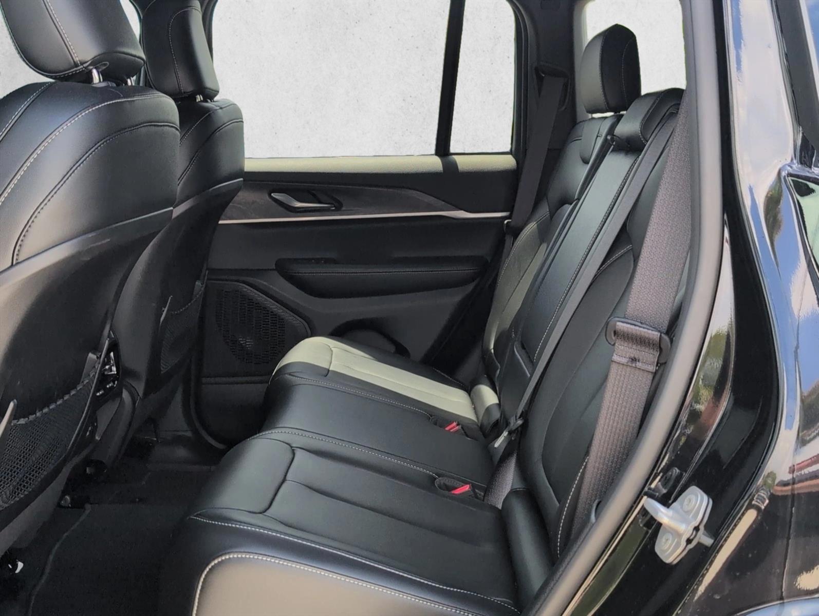 2025 Jeep Grand Cherokee Limited - Photo 16