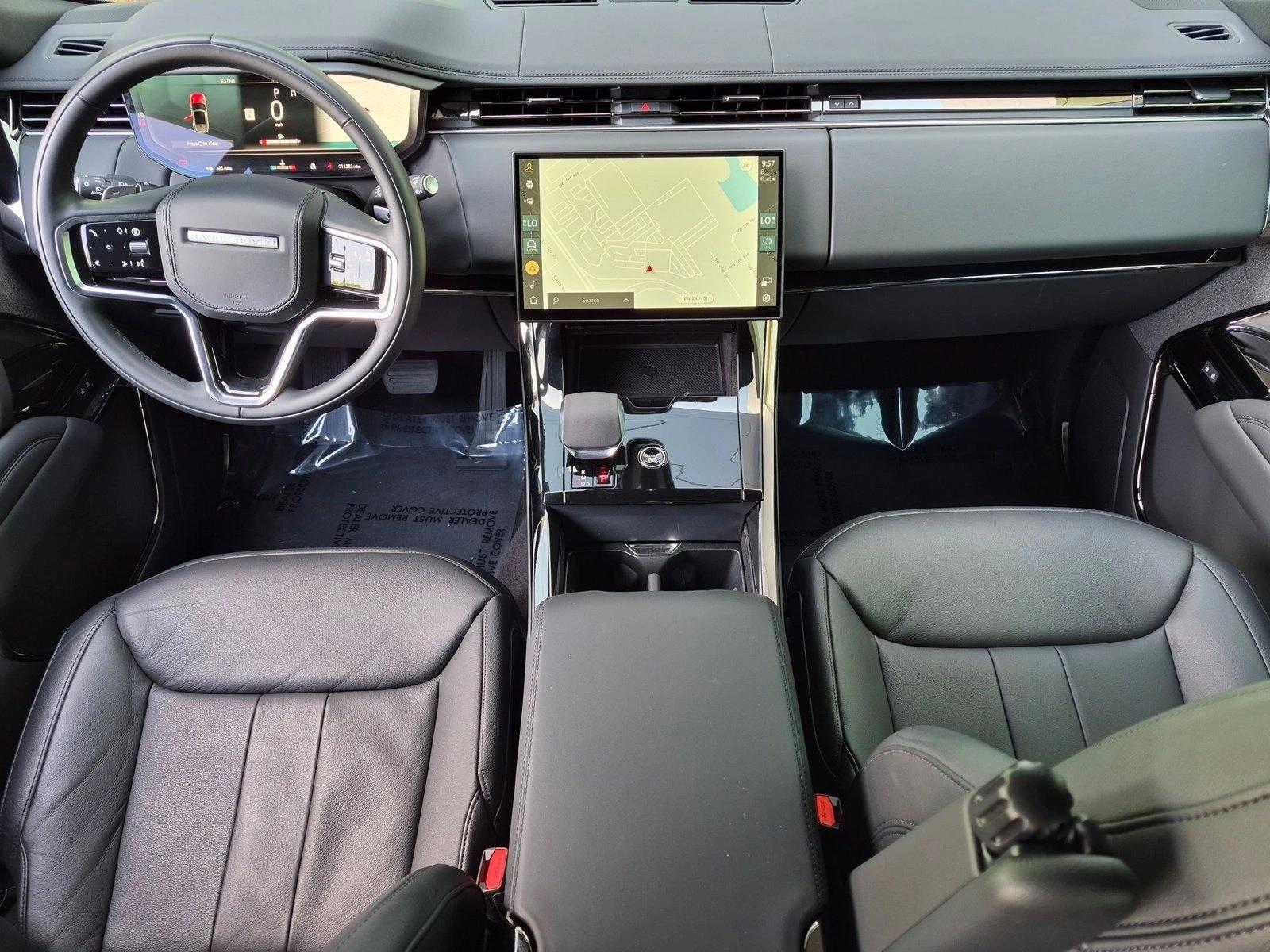Thumbnail: 2025 Land Rover Range Rover Sport - 4