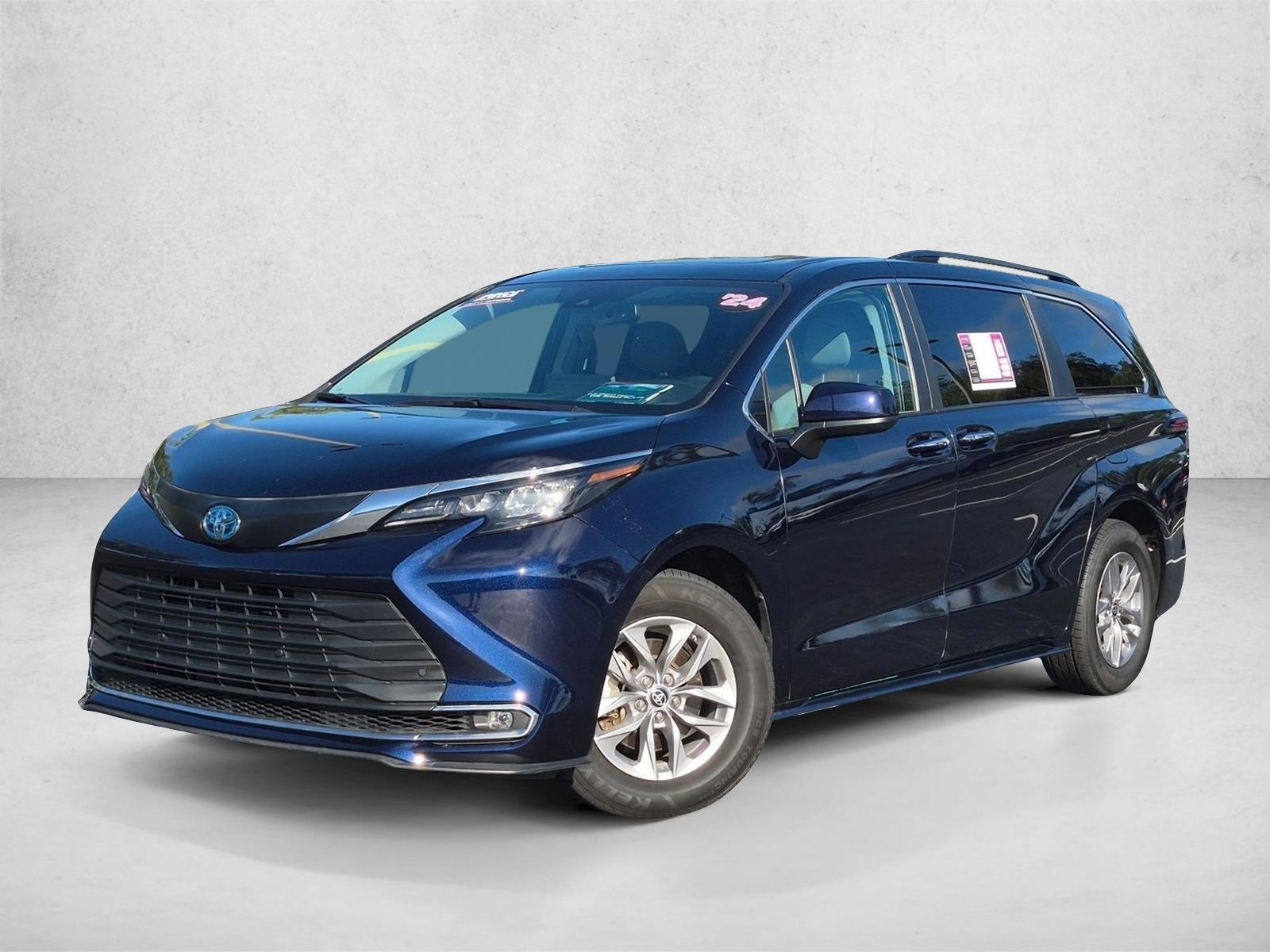 Thumbnail: 2024 Toyota Sienna - 1