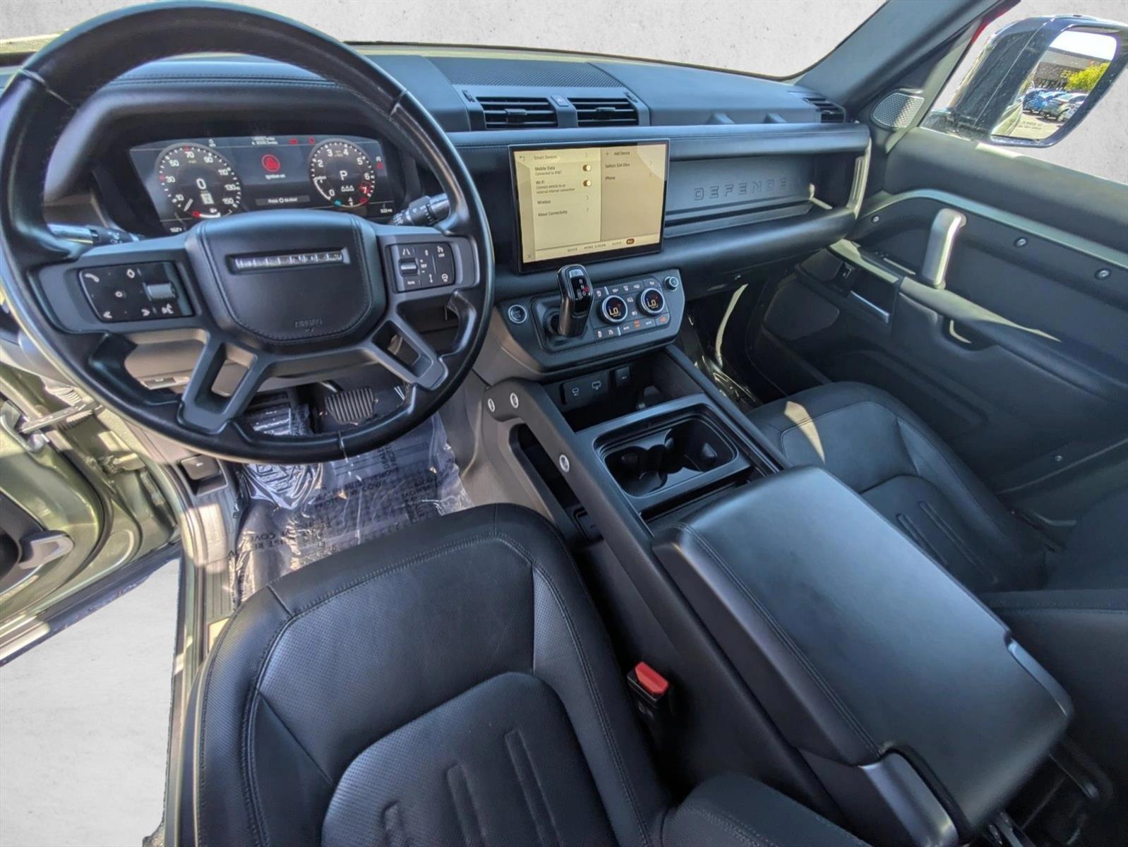 Thumbnail: 2022 Land Rover Defender - 3