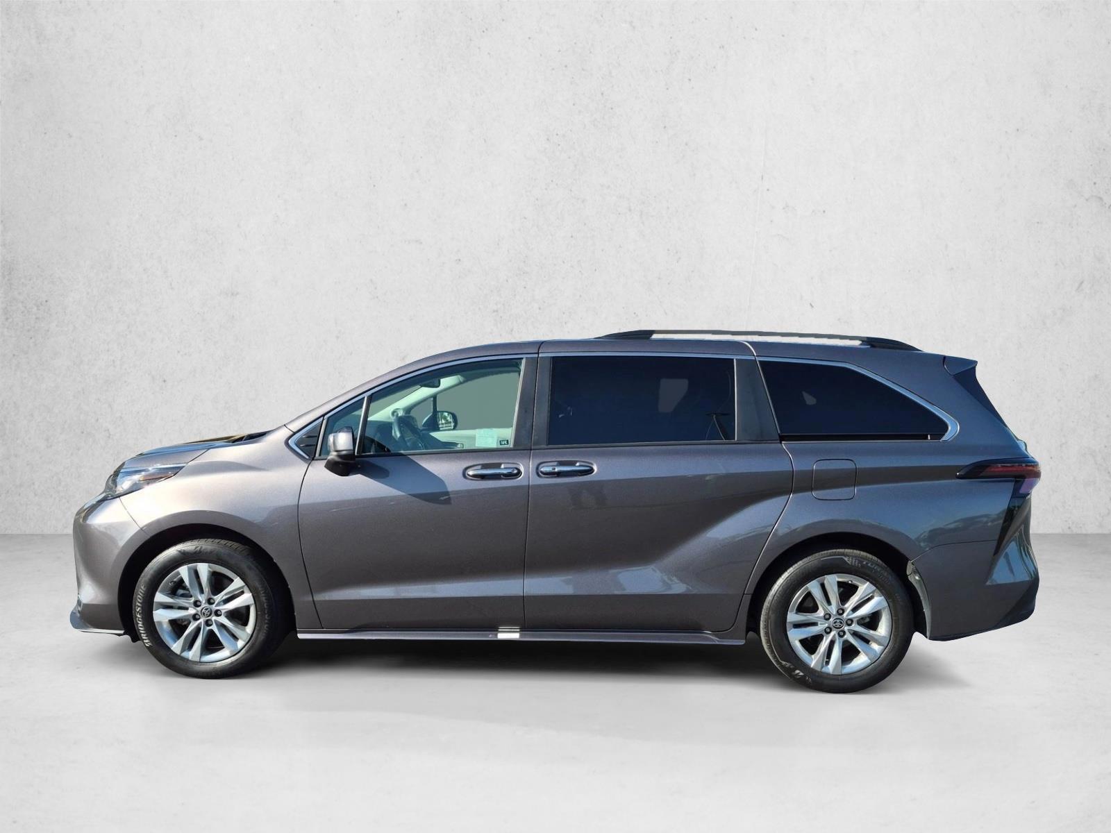 Thumbnail: 2023 Toyota Sienna - 2