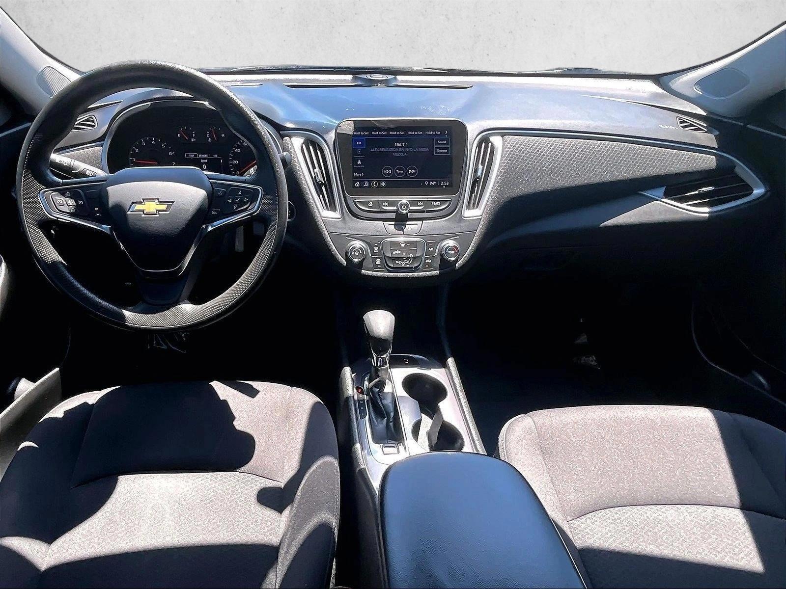 Thumbnail: 2024 Chevrolet Malibu - 3